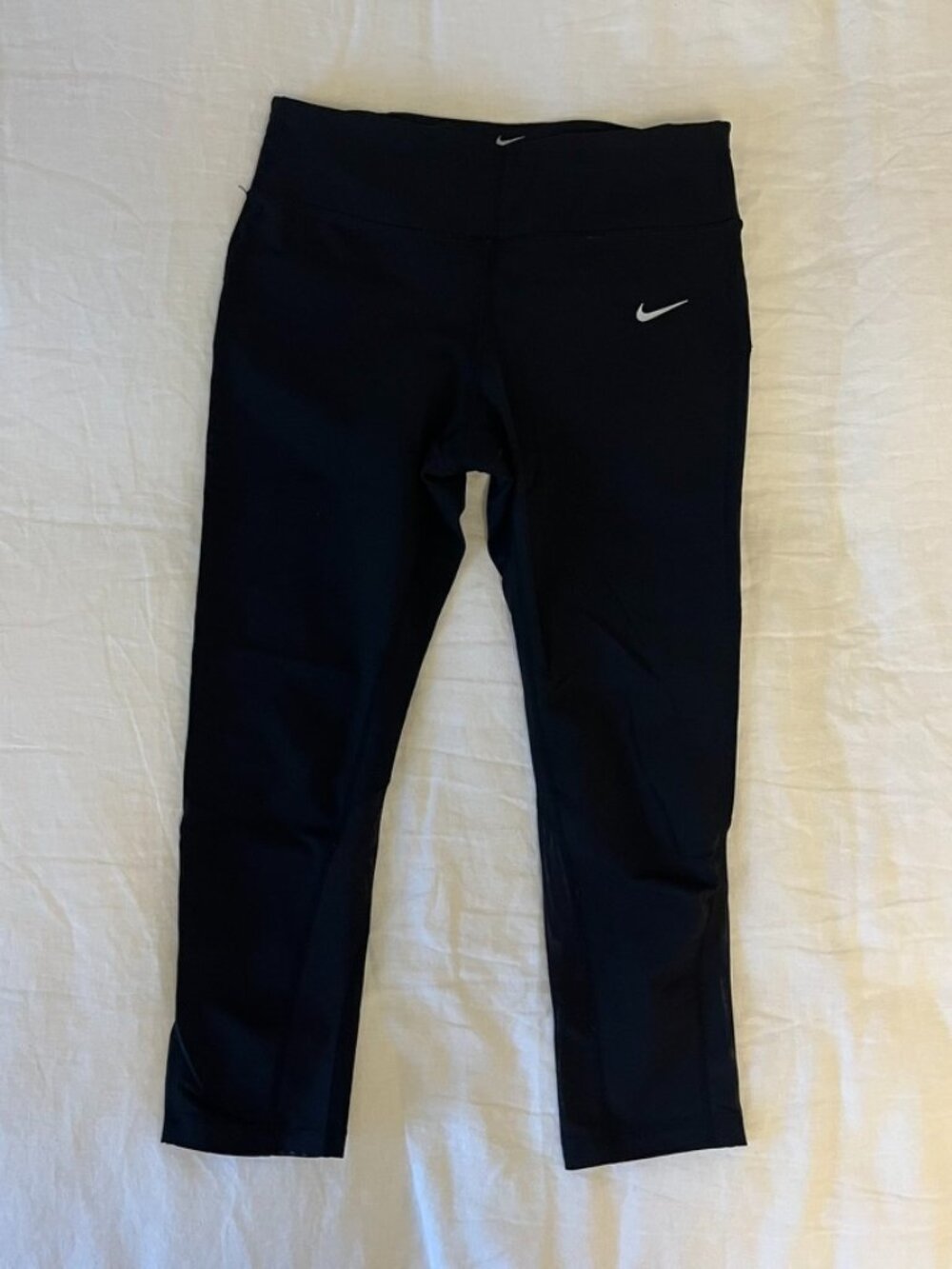 Nike Epic Luxe Crop Leggings in Size Medium